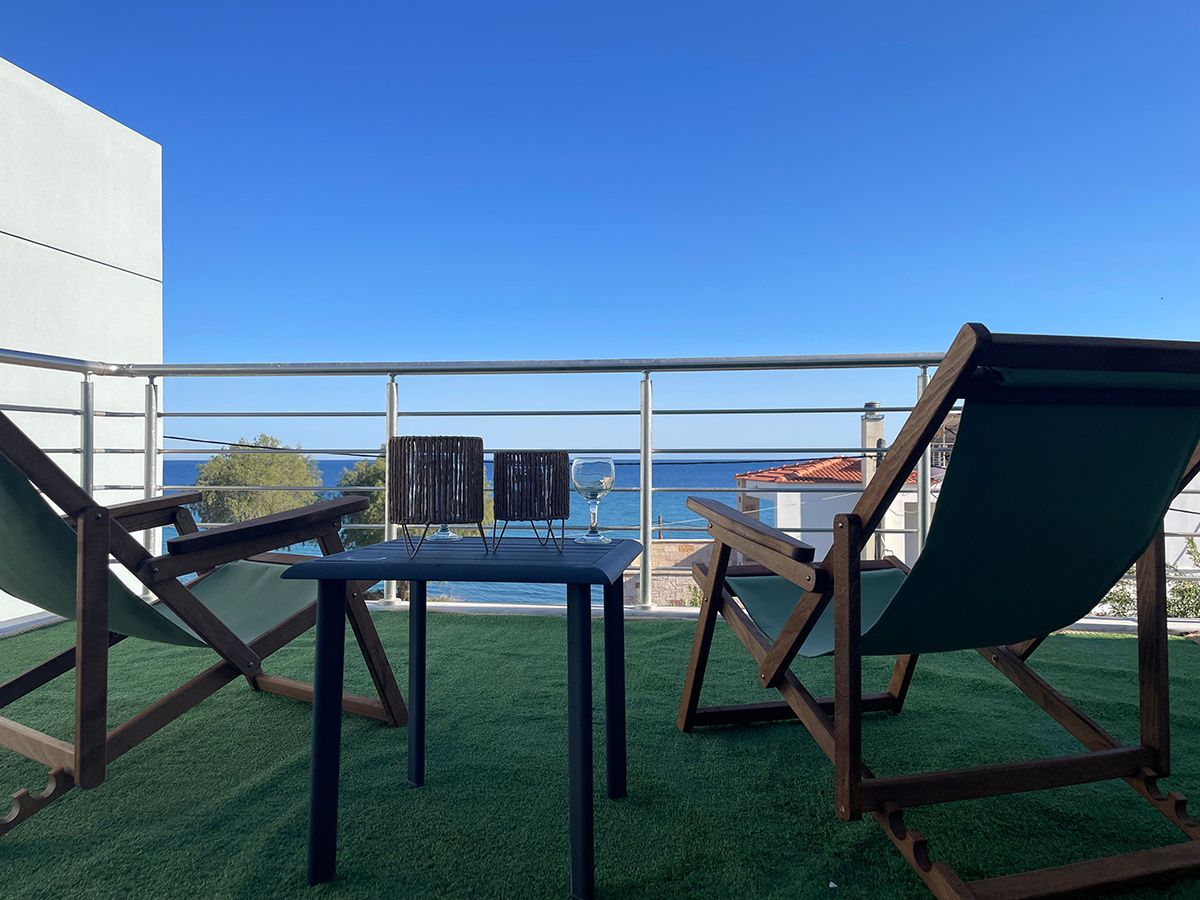 Lilikas Sea Front Apartments 4