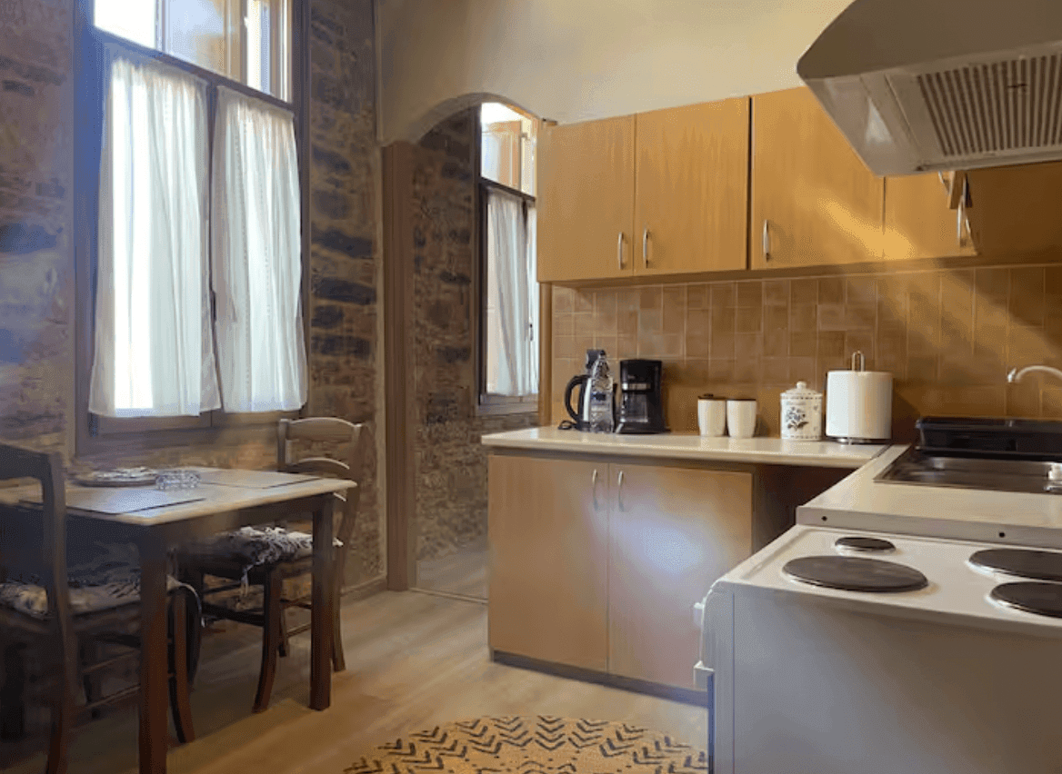 Stone Lodge in Castle B